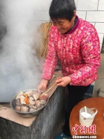 进腊月炖锅肉寻觅河北邢台年味儿中的腌肉香 - 中国新闻社河北分社