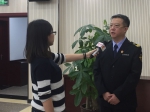 图7：会后，王金龙副局长接受河北电视台记者采访.jpg - 食品药品监督管理局
