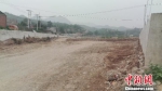 图为清淤施工完成后的排水渠。　南峪镇供图 - 中国新闻社河北分社