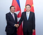 李克强会见柬埔寨首相洪森 - 食品药品监督管理局
