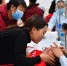 1月9日，石家庄，河北省儿童医院输液大厅内人满为患。中新社记者 翟羽佳 摄 - 中国新闻社河北分社