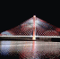 图为夜幕中的燕潮大桥。　李伟 摄 - 中国新闻社河北分社