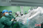 “三头四臂”手术机器人落户河北省胸科医院 - 中国新闻社河北分社