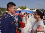 10对新人参加集体婚礼 李玺峰 摄 - 中国新闻社河北分社