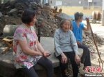 图为宋荣琴在搜集歌谣。受访者供图 - 中国新闻社河北分社