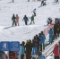 图为11月7日，游客在崇礼太舞滑雪小镇滑雪。中新社发 王钉 摄 - 中国新闻社河北分社