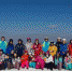 11月26日，由北京市台湾同胞联谊会主办的“第四届两岸媒体行”在河北省张家口市崇礼区开幕。图为两岸媒体人在崇礼区万龙滑雪场实地参观体验。北京市台联 供图 - 中国新闻社河北分社