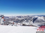 图为崇礼太舞滑雪小镇山顶景色。　张帆 摄 - 中国新闻社河北分社