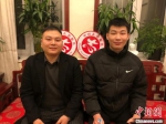 图为胡晨阳(左)、何泽洋(右)。望都县网信办供图 - 中国新闻社河北分社