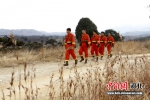 易县森林草原消防大队对重点部位进行防火巡护。 郭恩桥 摄 - 中国新闻社河北分社