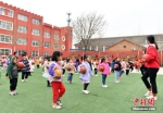 图为3月18日，北京市六一幼儿院雄安院区学生们正在进行课间活动。 中新社记者 韩冰 摄 - 中国新闻社河北分社