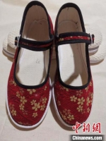 张永红朋友圈里展示的布鞋成品 张永红(受访者) 摄 - 中国新闻社河北分社