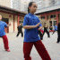 图为育德太极武术院的太极拳爱好者正在练习太极拳。　胡高雷 摄 - 中国新闻社河北分社