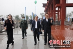 沧州市委副书记、市长向辉一行到新华区观摩。张子衡 摄 - 中国新闻社河北分社