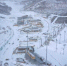 图为雪中俯瞰云顶滑雪公园。　束文 摄 - 中国新闻社河北分社