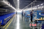 河北邦泰氨纶科技有限公司氨纶生产车间。杨世龙 - 中国新闻社河北分社