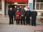 犯罪嫌疑人(第一排：左二、左三)被抓捕归案。 警方供图 - 中国新闻社河北分社
