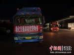装载防疫物资的大卡车驶向天津。 隆化县农业农村局供图 - 中国新闻社河北分社