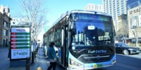在张家口市区内运行的氢燃料电池公交车。　翟羽佳 摄 - 中国新闻社河北分社
