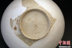 太子城遗址出土的“尚食局”款白釉碗 太子城遗址考古队供图 - 中国新闻社河北分社