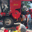 维修人员对农机进行检修。 刘威 摄 - 中国新闻社河北分社