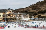 后奥运崇礼首个雪季全面开启 滑雪爱好者可以在六家滑雪场内闭环活动 - 体育局