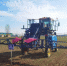图为活动现场展示的精变量喷杆喷雾机。　祁鹏飞 摄 - 中国新闻社河北分社