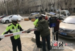 石家庄市交警、城管联合执法拆除非法停车场 - Sjz.Hebnews.Cn