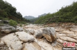 图为河北省武安市太行山区的溶蚀地貌。　李树锋 摄 - 中国新闻社河北分社